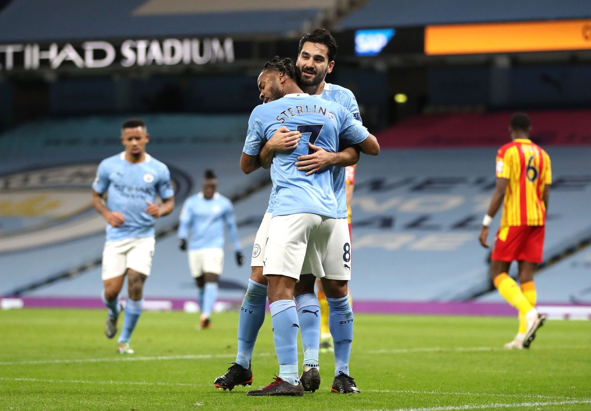 夺头名的球 夺头名的球